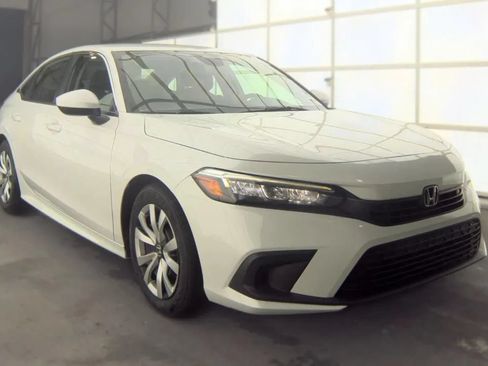 Used 2022 Honda Civic LX image 2