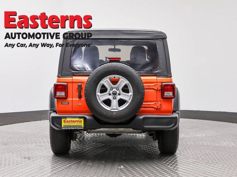 Used 2018 Jeep Wrangler Unlimited Sport S AWD/4WD image 6