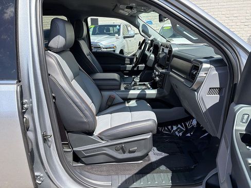 Used 2025 Ford F150 Lariat AWD/4WD image 27