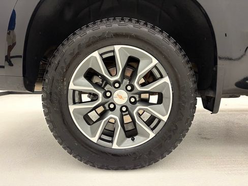 Used 2025 Chevrolet Silverado 1500 LT AWD/4WD image 23