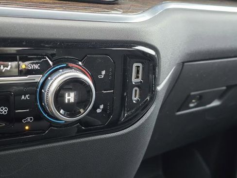 Used 2022 GMC Sierra 1500 Elevation w/ LPO, Elevation Black Package image 22