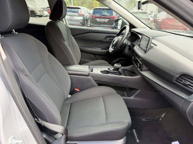 Used 2024 Nissan Rogue S FWD image 10