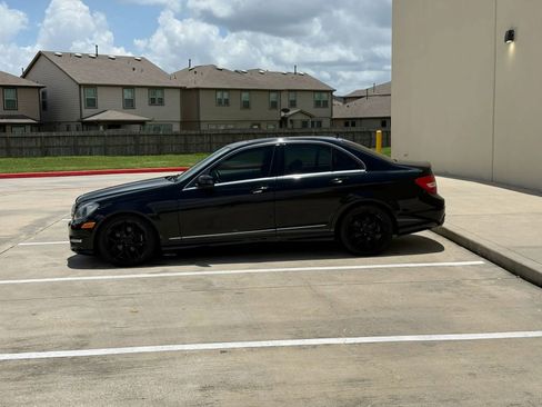 Used 2013 Mercedes-Benz C 250 Sedan image 4