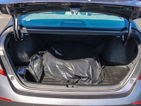 Used 2018 Honda Accord Touring image 27
