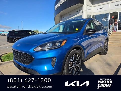 Used 2021 Ford Escape SE w/ SE Sport Appearance Package AWD/4WD image 1
