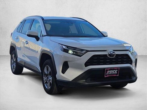 Used 2025 Toyota RAV4 XLE FWD image 3