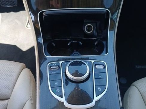 Used 2019 Mercedes-Benz GLC 300 image 21