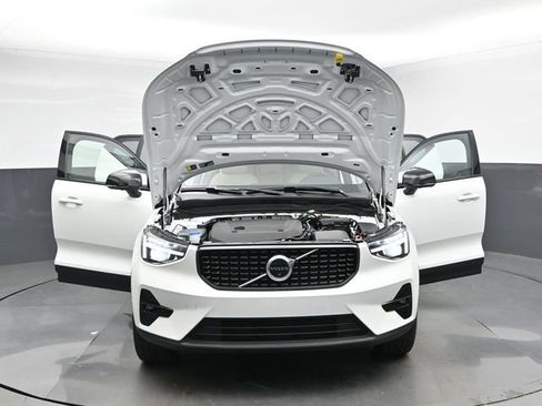 New 2026 Volvo XC40 B5 Ultra w/ Protection Package Premier AWD/4WD image 46