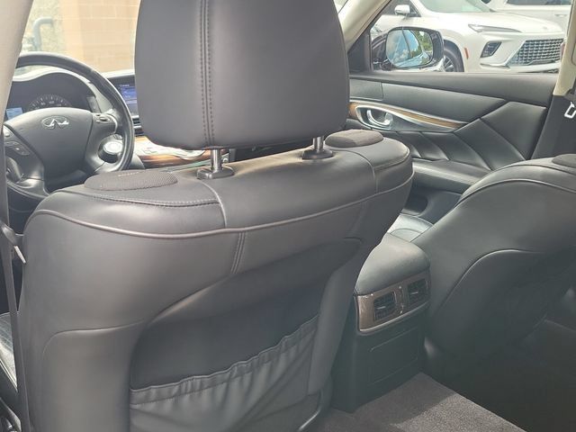 Used 2015 INFINITI Q70 L 3.7 w/ Deluxe Touring Package RWD image 10