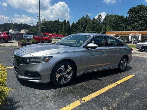 Used 2020 Honda Accord EX image 3
