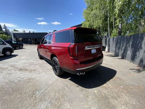 Used 2024 GMC Yukon XL Denali AWD/4WD image 4