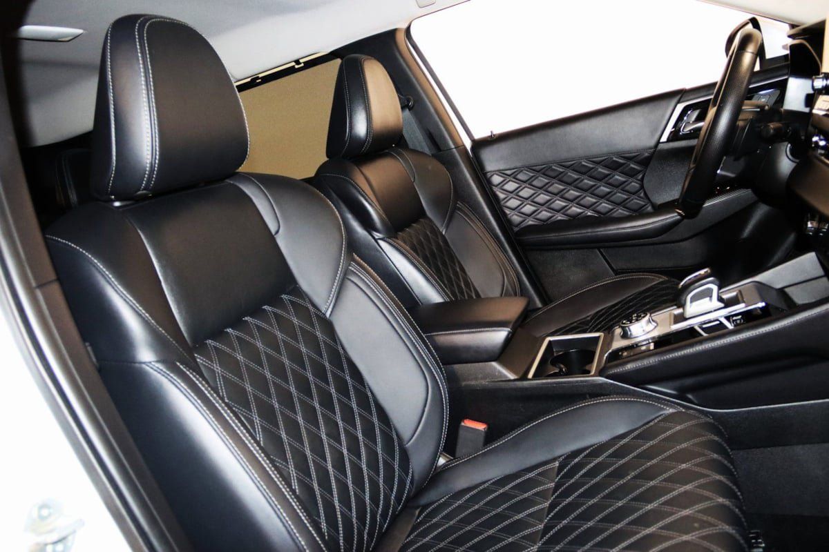 Used 2024 Mitsubishi Outlander 4WD Plug-In Hybrid image 61
