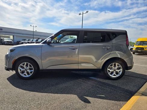 Used 2023 Kia Soul LX w/ Option Group 015 FWD image 24