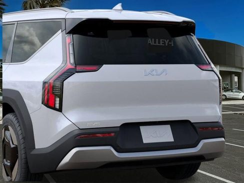 New 2026 Kia EV9 Wind AWD/4WD image 15