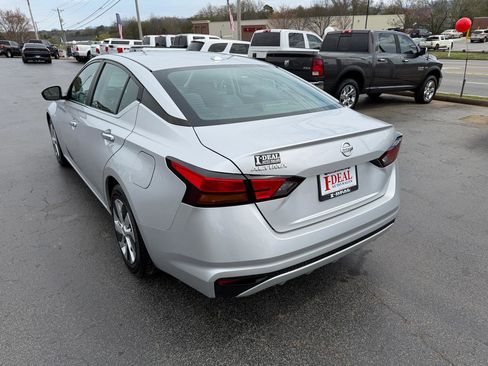 Used 2020 Nissan Altima 2.5 S image 2