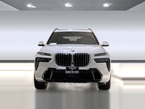 Used 2023 BMW X7 xDrive40i w/ M Sport Package image 5