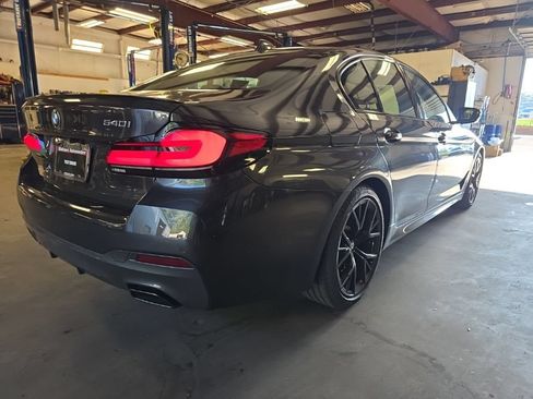 Used 2023 BMW 540i w/ M Sport Package RWD image 3
