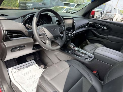 Used 2023 Chevrolet Traverse RS AWD/4WD image 13