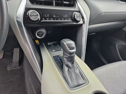 Certified 2023 Toyota Venza LE AWD/4WD image 12