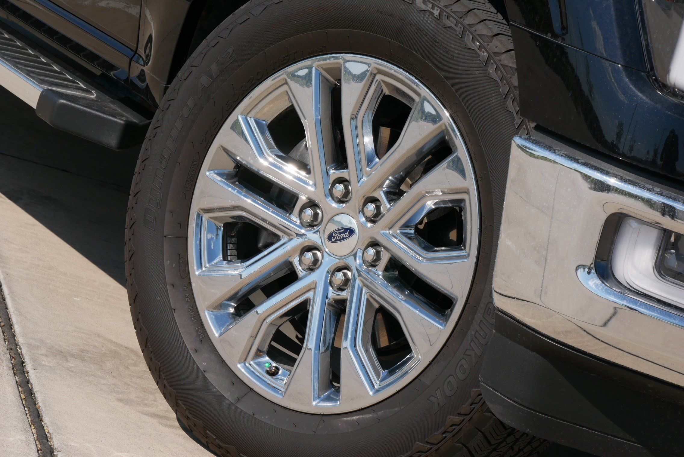 Used 2024 Ford F150 Lariat w/ FX4 Off-Road Package AWD/4WD image 11