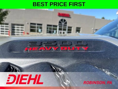 New 2026 RAM 3500 Laramie AWD/4WD image 10