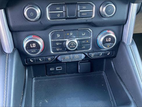 Used 2021 GMC Yukon SLT w/ SLT Luxury Package AWD/4WD image 37