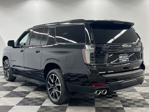 Used 2025 Chevrolet Suburban RST w/ Comfort Package AWD/4WD image 8