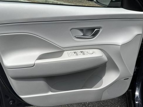 New 2026 Hyundai Kona Limited FWD image 10