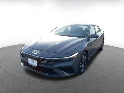 Used 2025 Hyundai Elantra SEL image 7