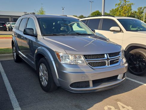 Used 2020 Dodge Journey SE FWD image 4