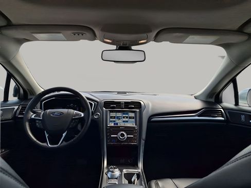 Used 2019 Ford Fusion Titanium image 23