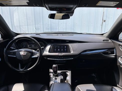 Used 2022 Cadillac XT4 Luxury w/ Cold Weather Package FWD image 22