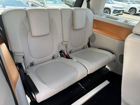 New 2025 Volkswagen ID. Buzz Pro S Plus image 25