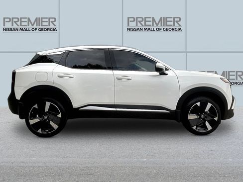 Certified 2025 Nissan Kicks SR FWD image 8