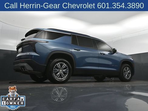 Used 2025 Chevrolet Traverse LT FWD image 42