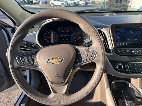 Used 2024 Chevrolet Malibu LT image 11