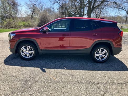 Used 2018 GMC Terrain SLE AWD/4WD image 2
