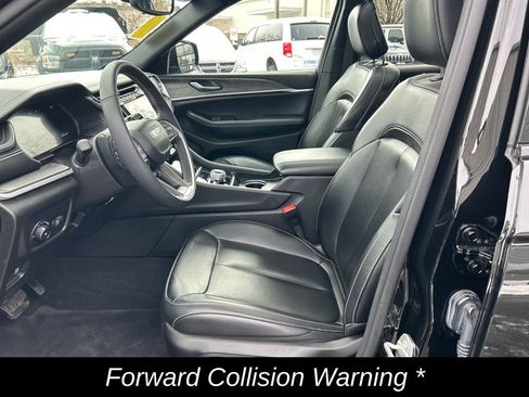 Used 2024 Jeep Grand Cherokee L Limited image 15