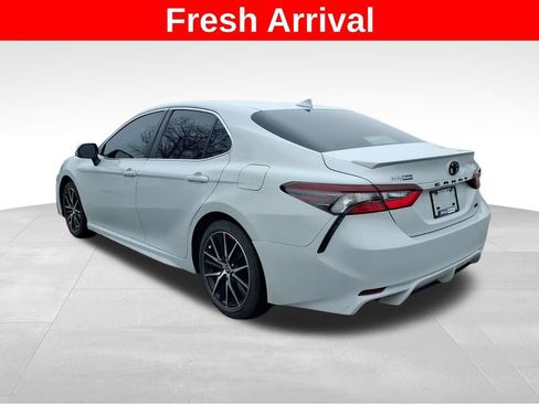 Used 2023 Toyota Camry SE w/ Cold Weather Package image 6