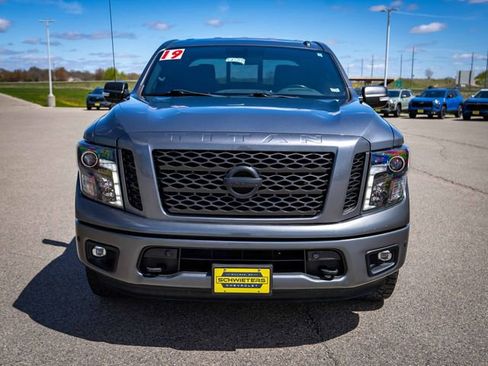 Used 2019 Nissan Titan SL w/ Midnight Edition AWD/4WD image 2