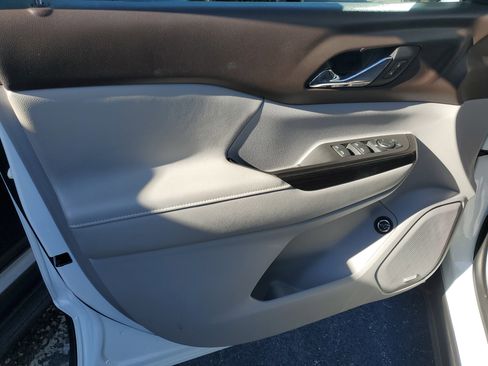 Used 2018 GMC Acadia SLT image 9