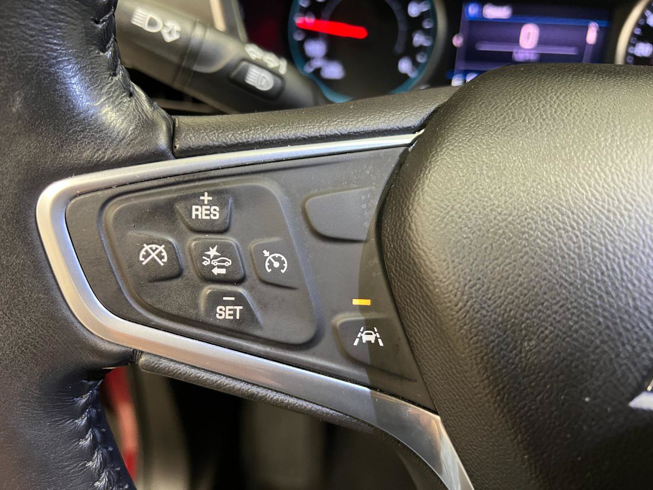 Used 2021 Chevrolet Equinox LT FWD image 38