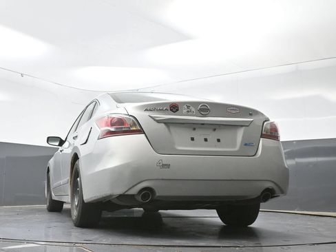 Used 2014 Nissan Altima 2.5 S w/ Display Audio Package FWD image 29