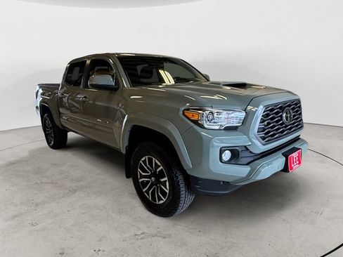 Used 2022 Toyota Tacoma TRD Sport w/ Technology Package AWD/4WD image 8