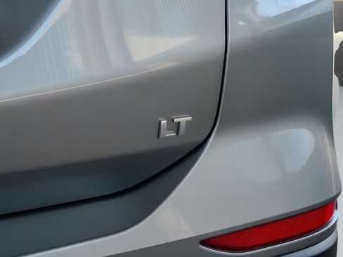 Used 2023 Chevrolet Equinox LT image 11