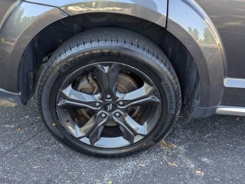 Used 2020 Dodge Journey Crossroad FWD image 12