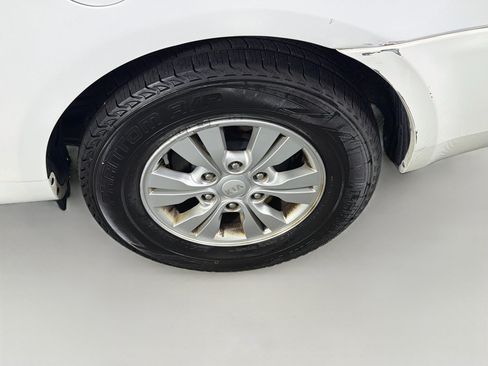Used 2012 Kia Sedona LX w/ PWR Pkg FWD image 11