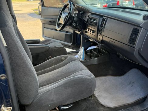 Used 2004 Dodge Dakota 4x4 Club Cab w/ Tire & Handling Group image 18