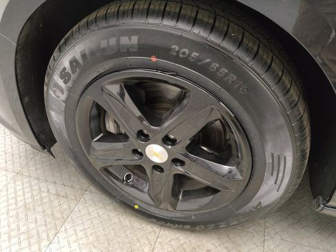 Used 2022 Chevrolet Malibu LS FWD image 31