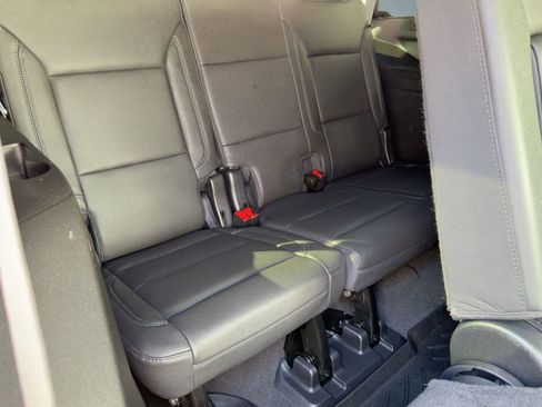 Used 2022 Chevrolet Tahoe Z71 w/ Luxury Package image 27